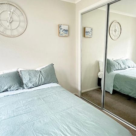 Bright&Cozy Room - Homestay Style - On Street Parking Only オークランド エクステリア 写真